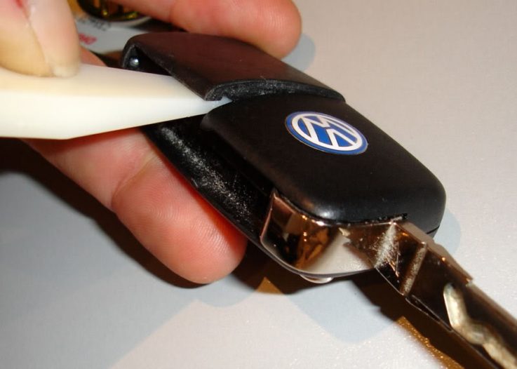 Как поменять батарейку в ключе автомобиля «Фольксваген» за 1 минуту?