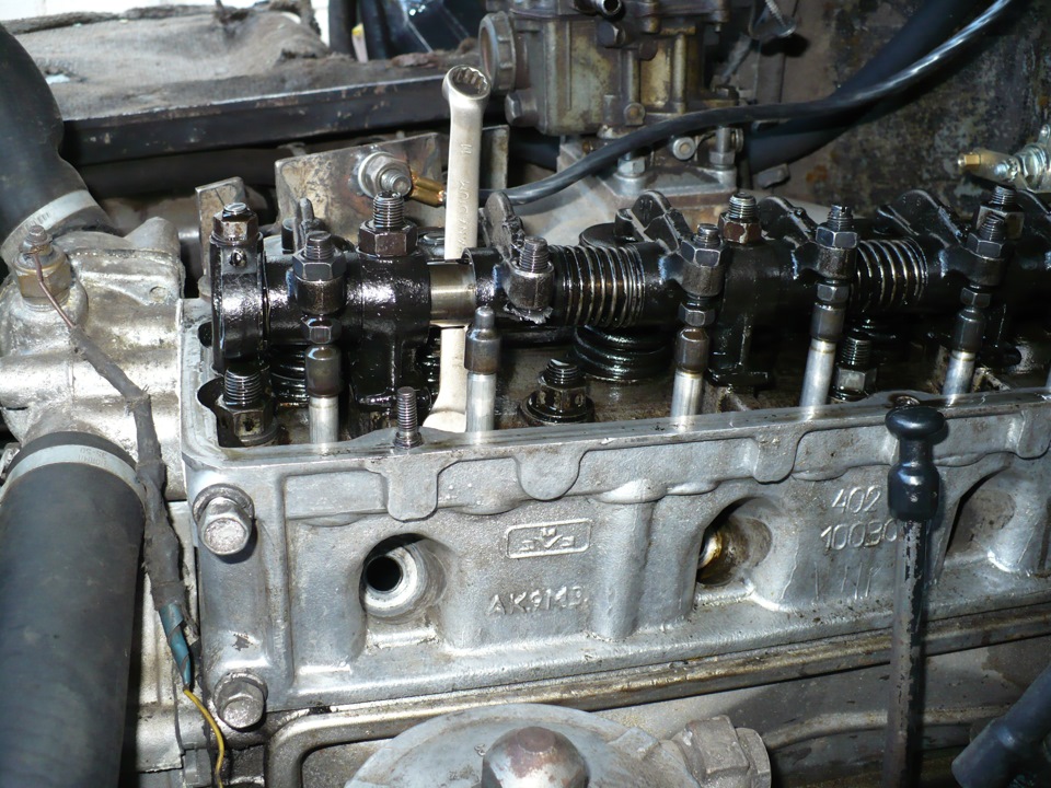 Головка блока и клапанный механизм двигателя УАЗ