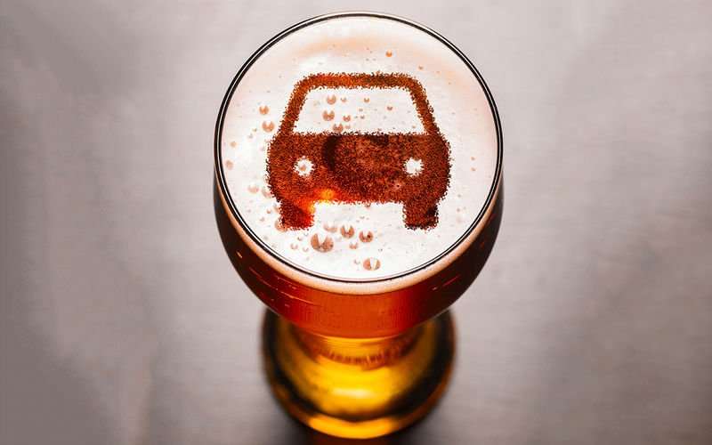 Можно ли пить пиво в машине?